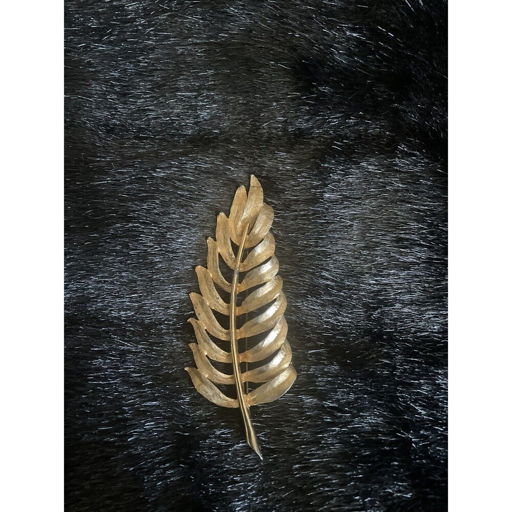 Vintage Gold Tone Leaf Faux Brooch Unbranded